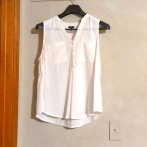 Torrid white sleeveless blouse size 0